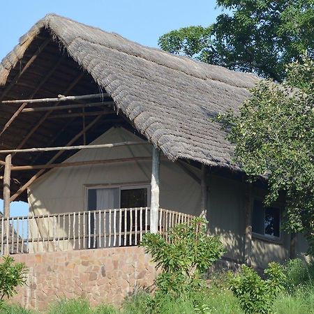 Zaina Lodge Wa Bagian luar foto